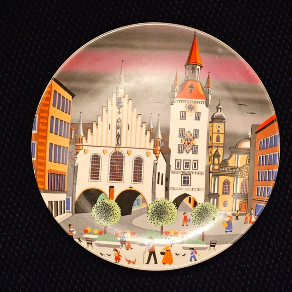 Poole Pottery Plate - Picture 1 of 2